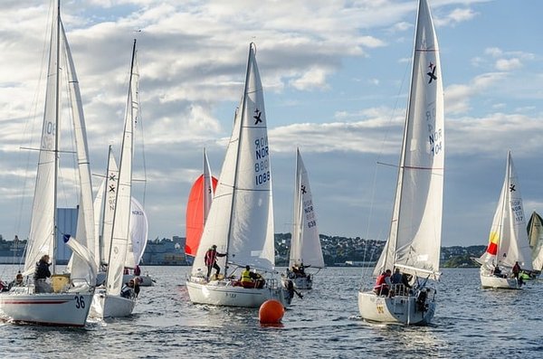 Quelles compétitions pour les amateurs de bateaux rapides ?